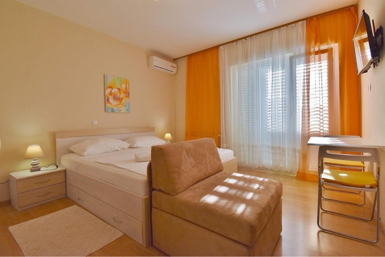 Guest House Sandra Rab Town Exterior foto