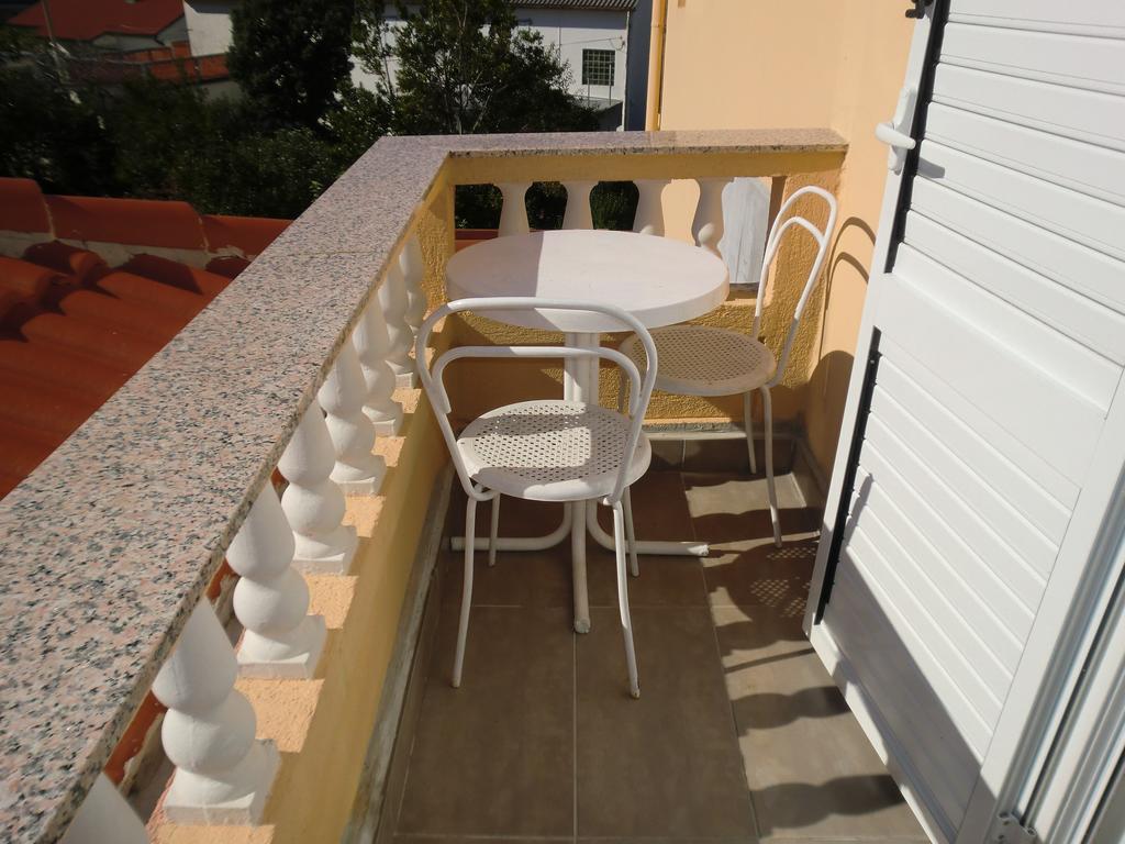Guest House Sandra Rab Town Habitación foto